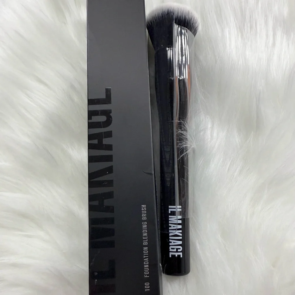 IL Makiage Foundation Blending Brush #100